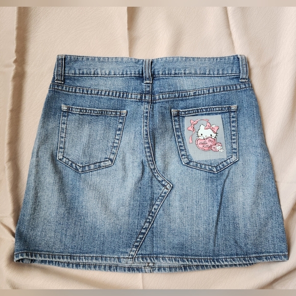 3/$18 Iron on Heat transfer Sanrio Hello Kitty pattern Small size - Picture 4 of 6